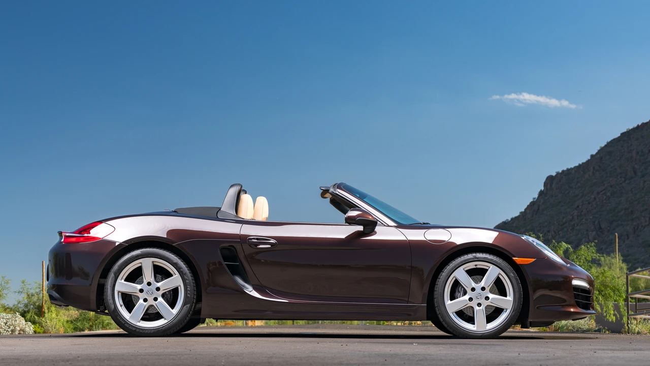 2016 Porsche 981 Boxster - Image 14 of 31