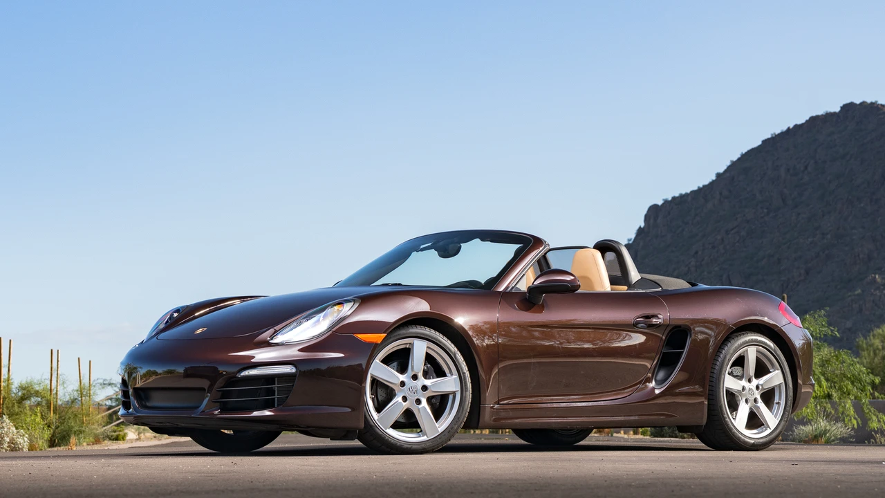 2016 Porsche 981 Boxster - Image 2 of 31