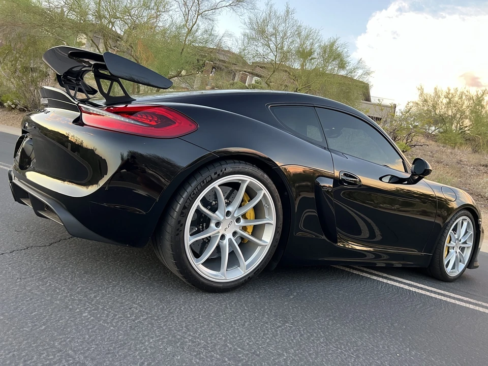 2016 Porsche 981 Cayman GT4 - Image 19 of 31