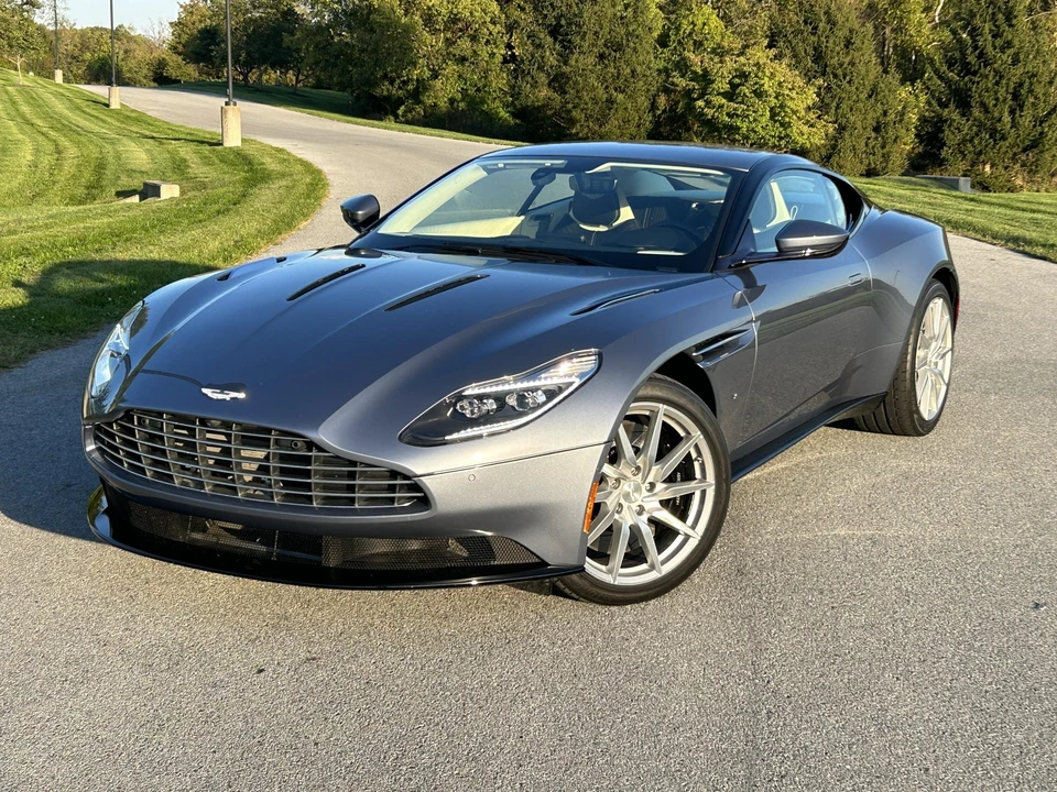 2017 Aston Martin DB11 V12 - Image 3 of 31