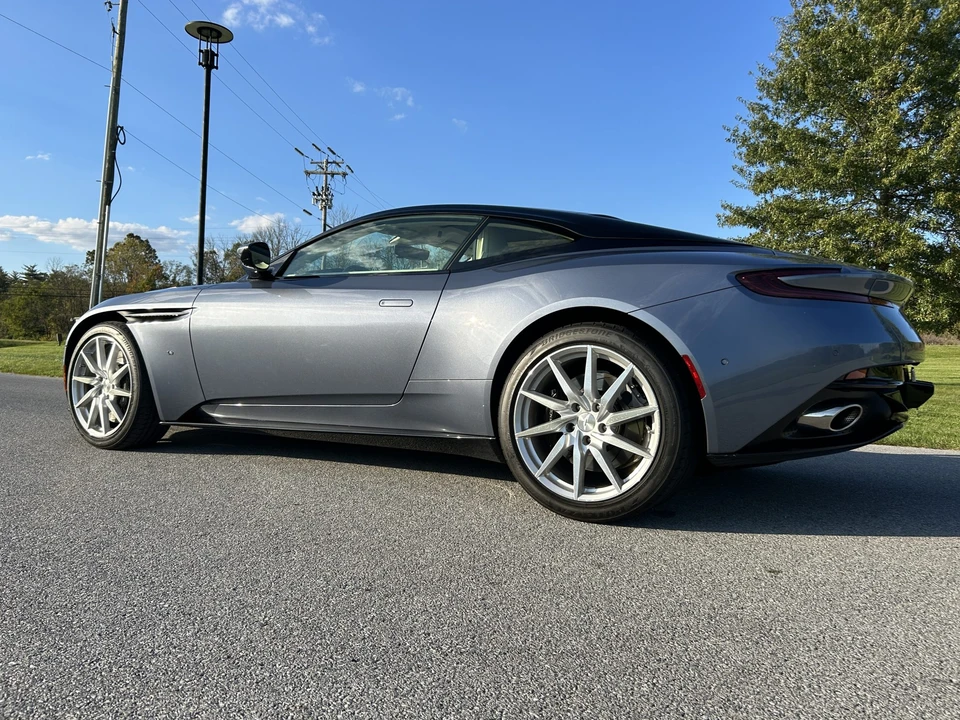 2017 Aston Martin DB11 V12 - Image 15 of 31