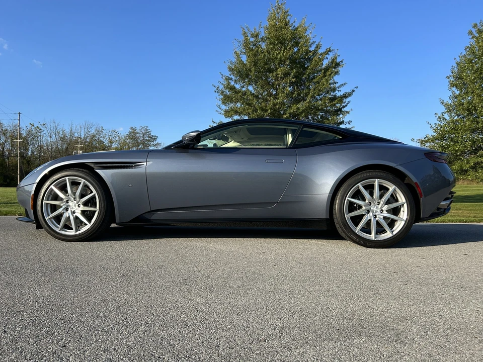 2017 Aston Martin DB11 V12 - Image 12 of 31