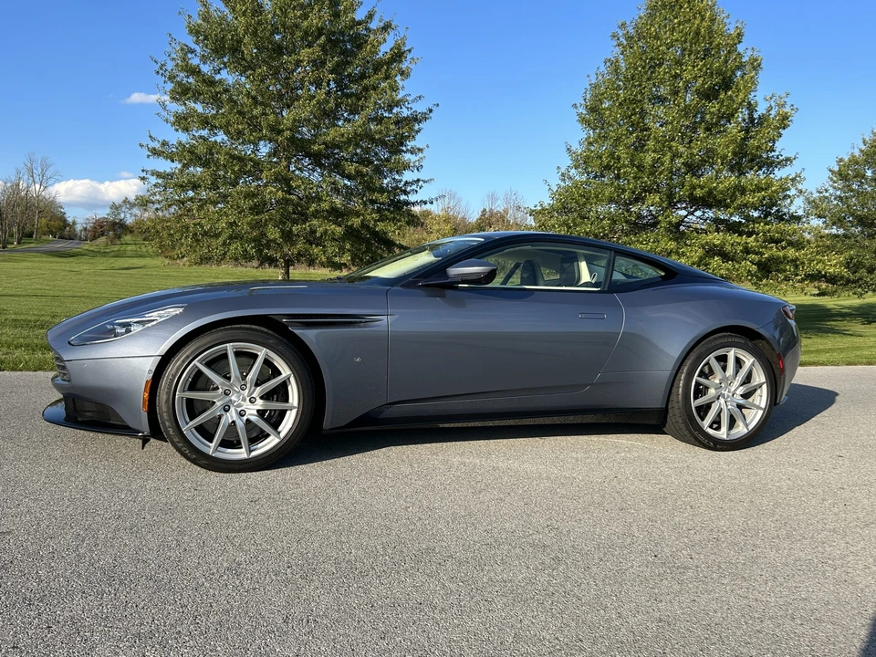 2017 Aston Martin DB11 V12 - Image 11 of 31