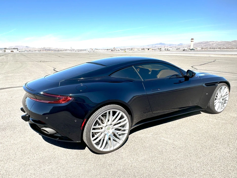 2017 Aston Martin DB11 V12 - Image 16 of 31