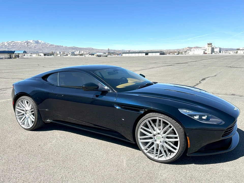 2017 Aston Martin DB11 V12 - Image 19 of 31
