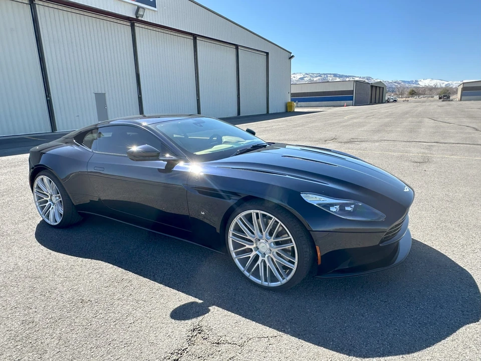 2017 Aston Martin DB11 V12 - Image 22 of 31