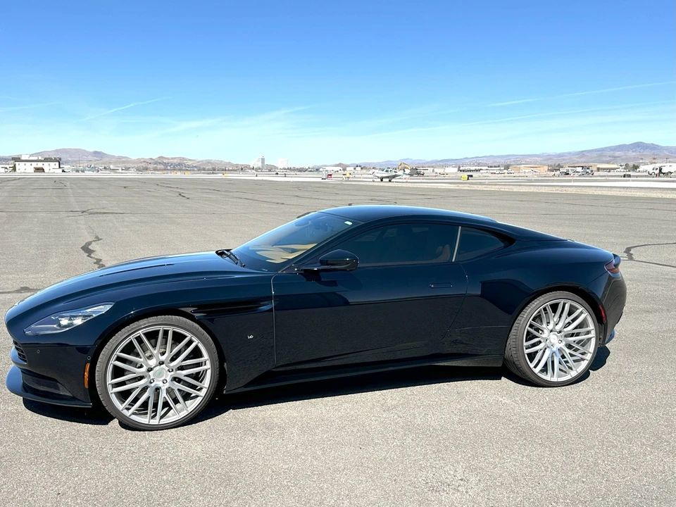 2017 Aston Martin DB11 V12 - Image 8 of 31