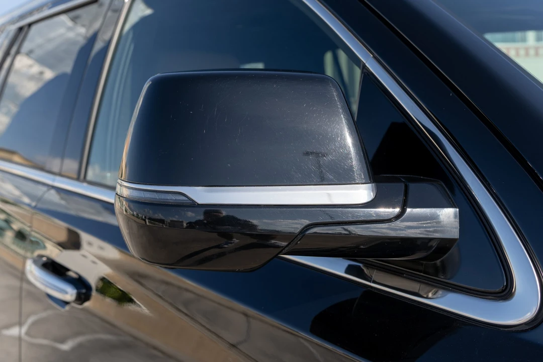 2017 Cadillac Escalade 4th Gen - Image 29 of 31