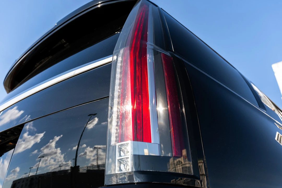 2017 Cadillac Escalade 4th Gen - Image 17 of 31