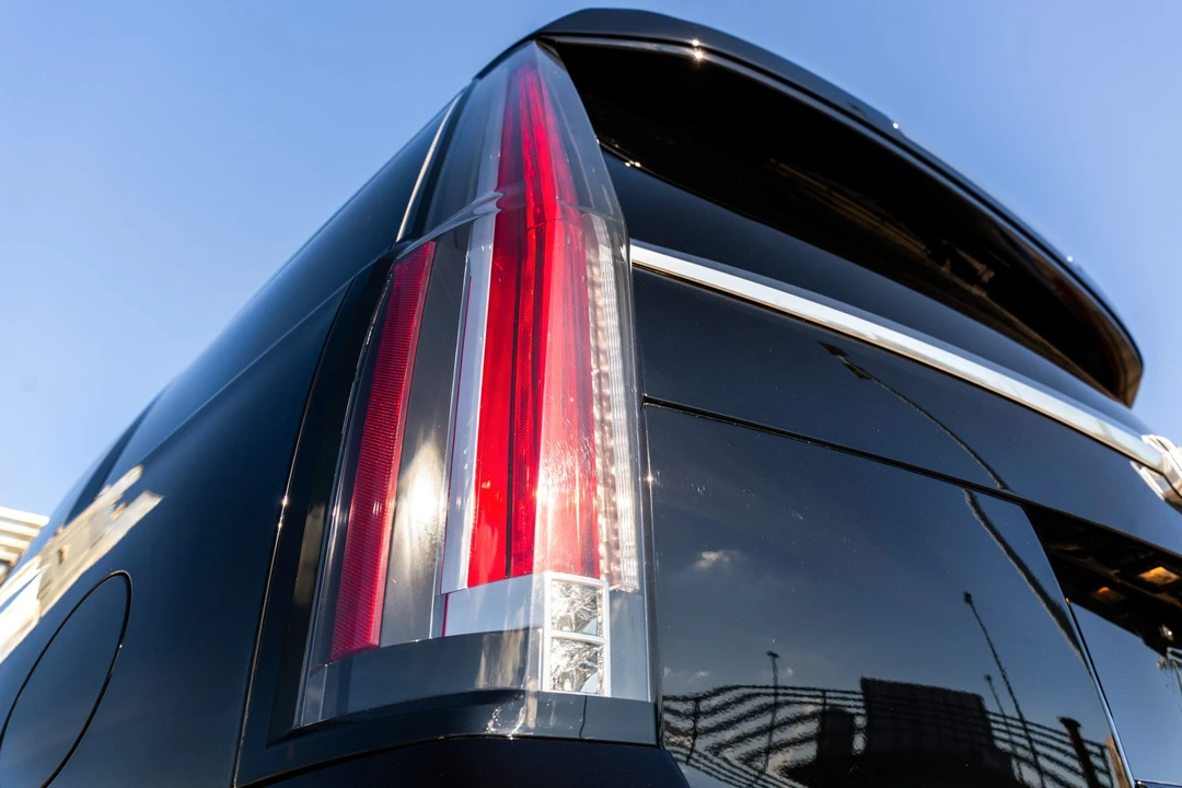 2017 Cadillac Escalade 4th Gen - Image 18 of 31