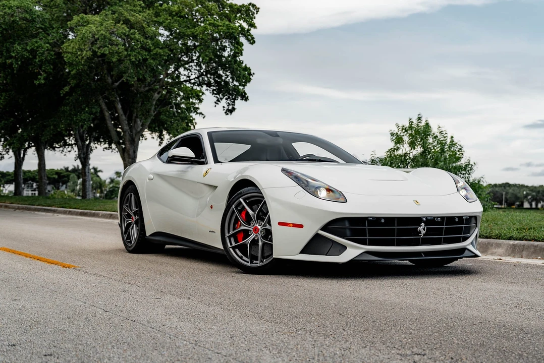 2017 Ferrari F12berlinetta - Image 4 of 31