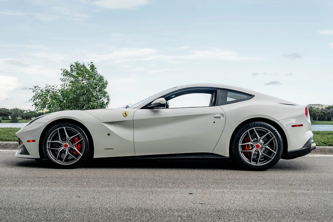 2017 Ferrari F12berlinetta - Image 15 of 31