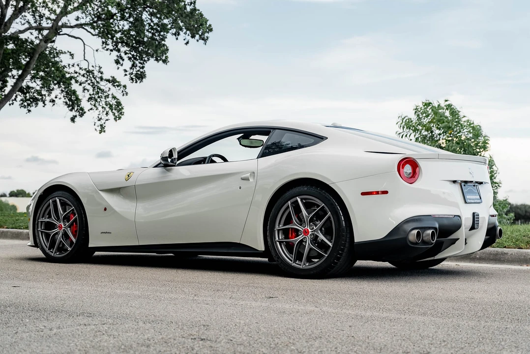 2017 Ferrari F12berlinetta - Image 14 of 31