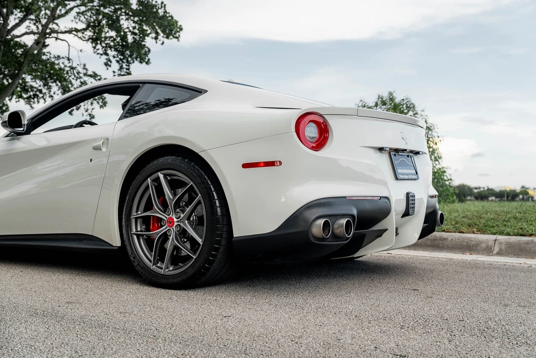2017 Ferrari F12berlinetta - Image 19 of 31