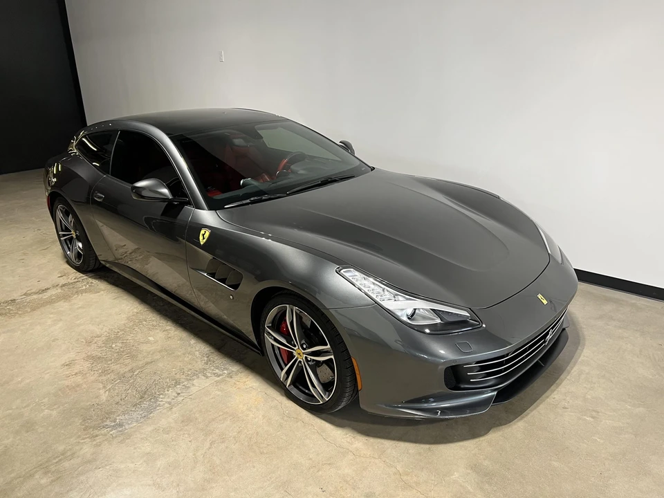 2017 Ferrari GTC4Lusso - Image 27 of 31