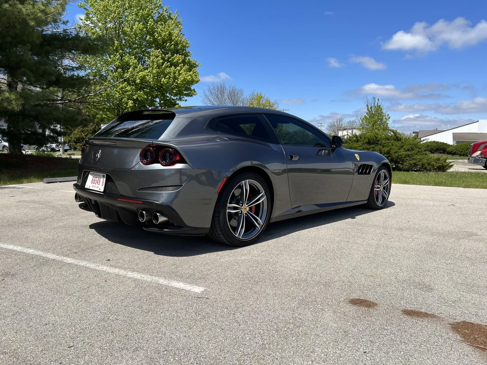 2017 Ferrari GTC4Lusso - Image 21 of 31