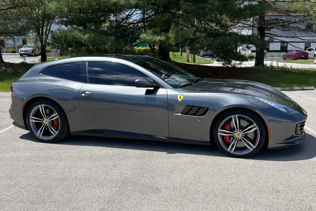 2017 Ferrari GTC4Lusso - Image 25 of 31