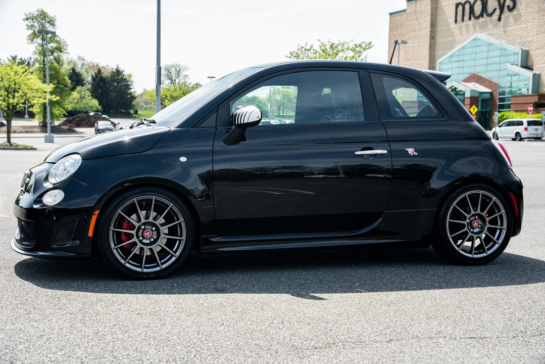 2017 Fiat Abarth 500 - Image 2 of 31