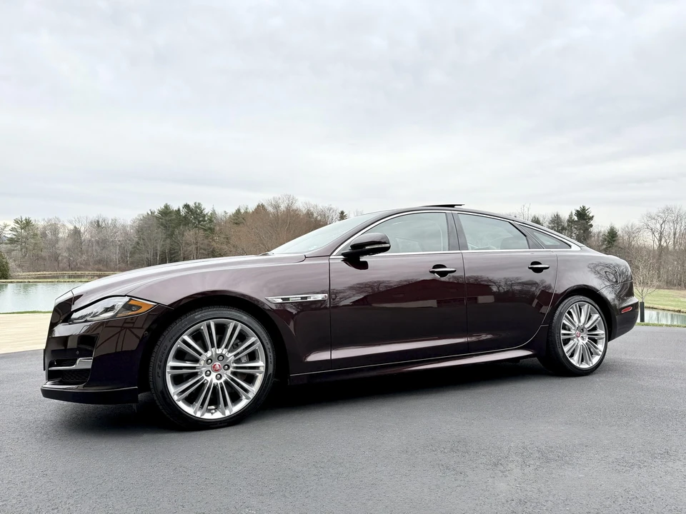 2017 Jaguar X351 XJ - Image 2 of 31