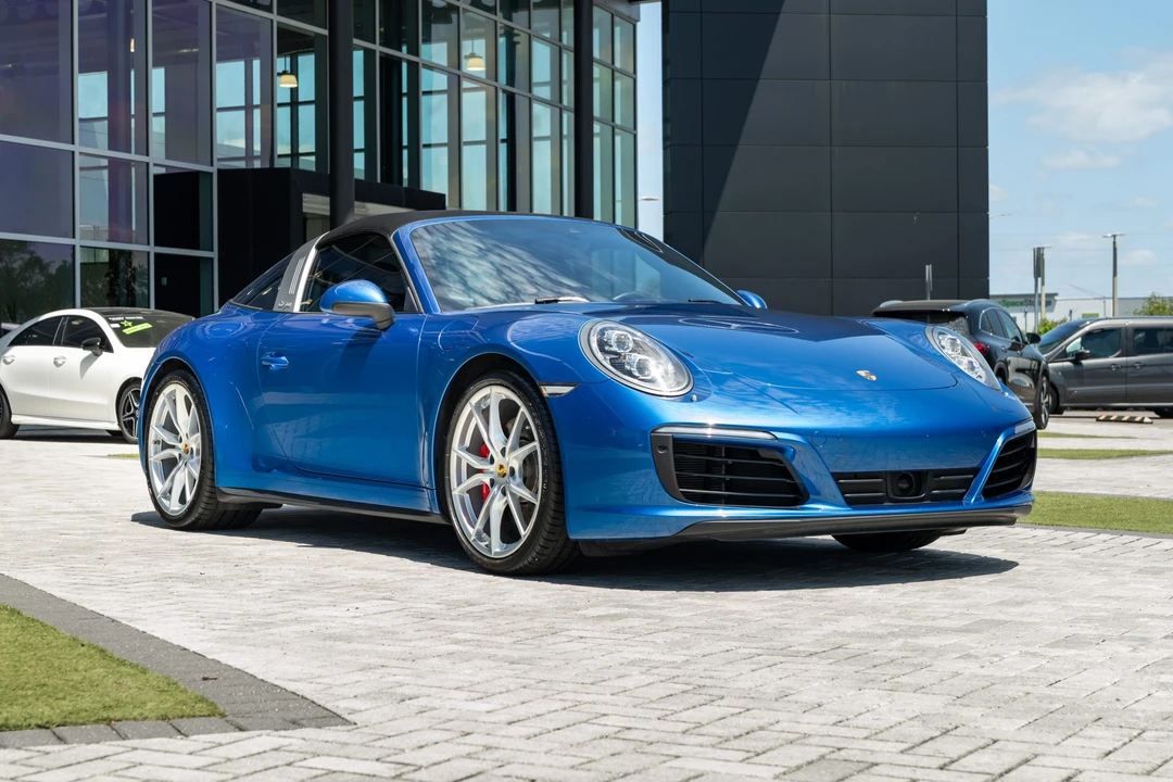 2017 Porsche 991 Targa 4 & 4S - Image 13 of 31
