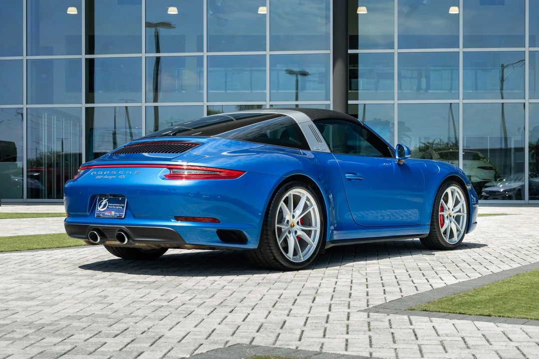 2017 Porsche 991 Targa 4 & 4S - Image 15 of 31