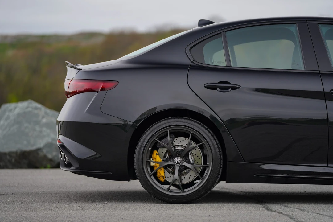 2018 Alfa Romeo Giulia Quadrifoglio - Image 19 of 31