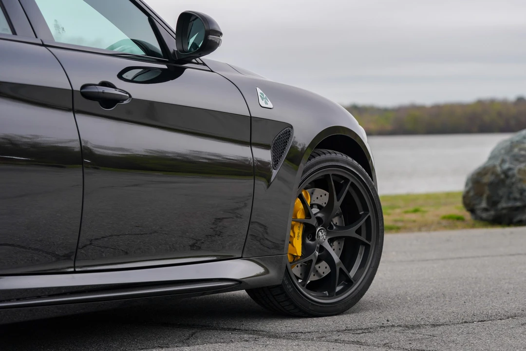 2018 Alfa Romeo Giulia Quadrifoglio - Image 23 of 31
