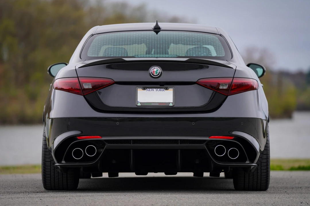 2018 Alfa Romeo Giulia Quadrifoglio - Image 8 of 31