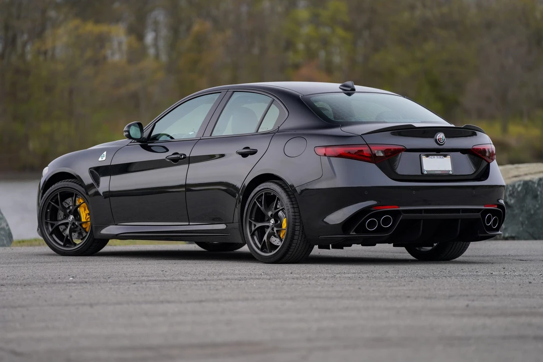 2018 Alfa Romeo Giulia Quadrifoglio - Image 9 of 31