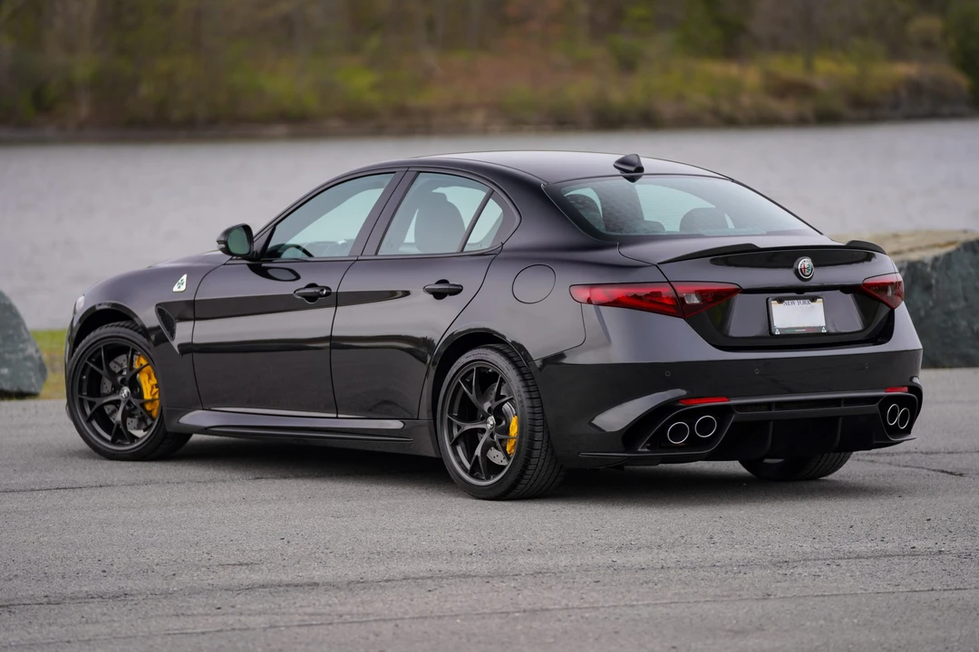 2018 Alfa Romeo Giulia Quadrifoglio - Image 11 of 31