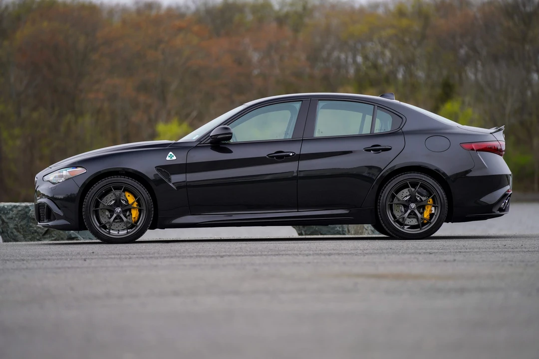 2018 Alfa Romeo Giulia Quadrifoglio - Image 12 of 31