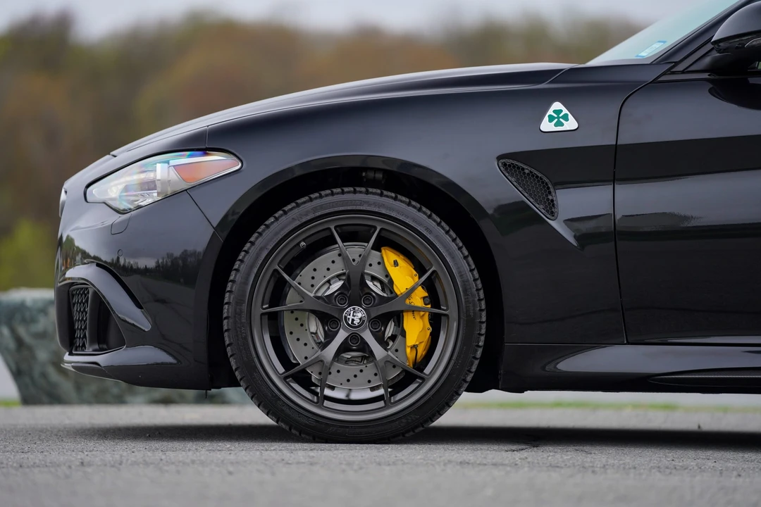 2018 Alfa Romeo Giulia Quadrifoglio - Image 27 of 31