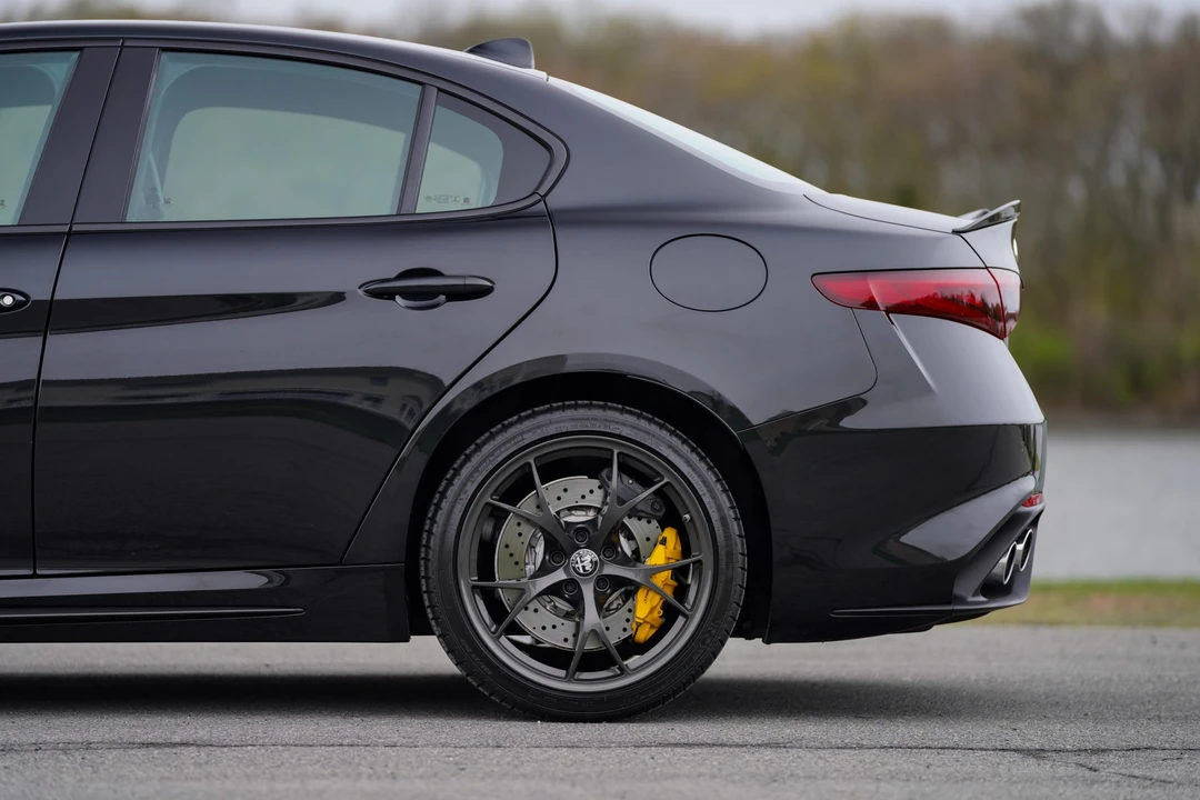 2018 Alfa Romeo Giulia Quadrifoglio - Image 28 of 31