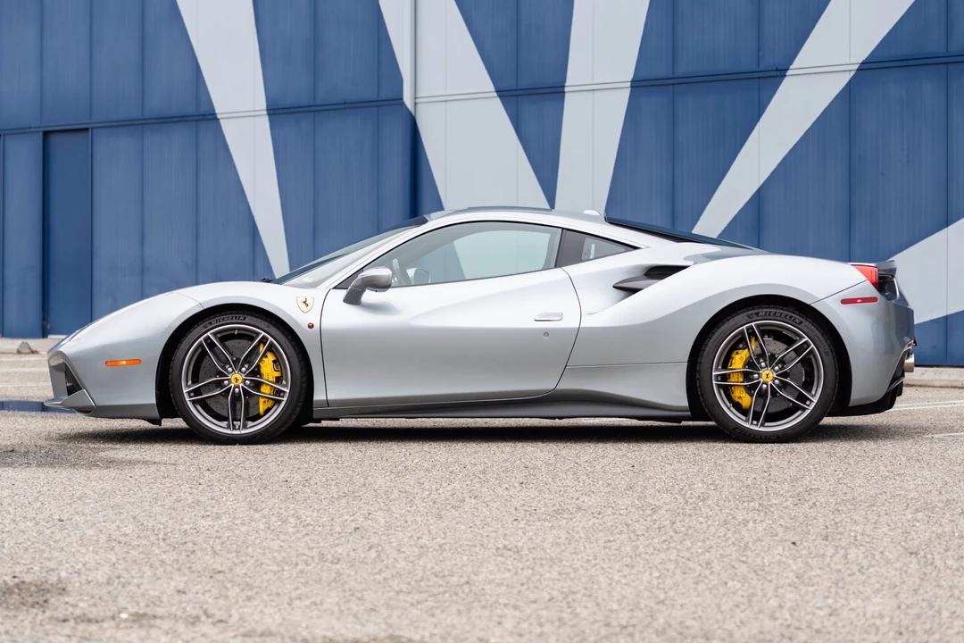 2018 Ferrari 488 GTB - Image 10 of 31