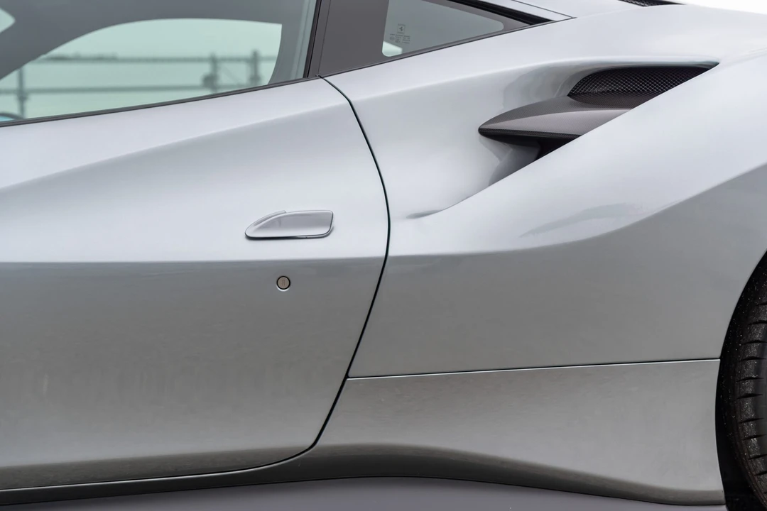 2018 Ferrari 488 GTB - Image 28 of 31
