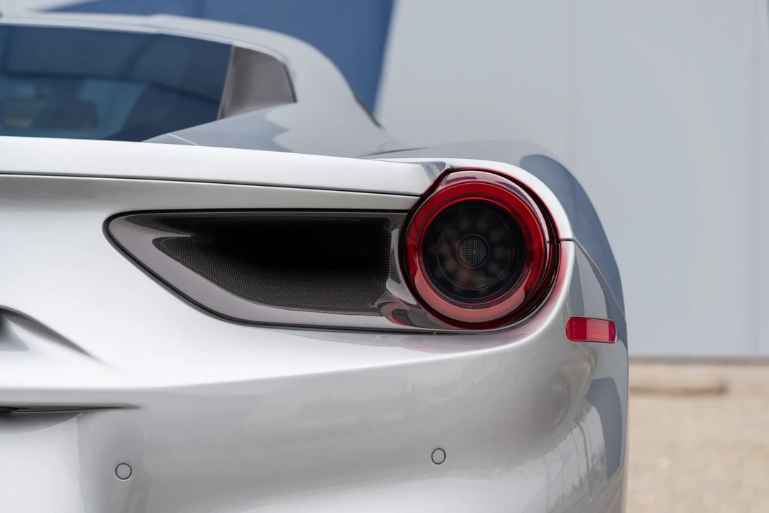 2018 Ferrari 488 GTB - Image 17 of 31