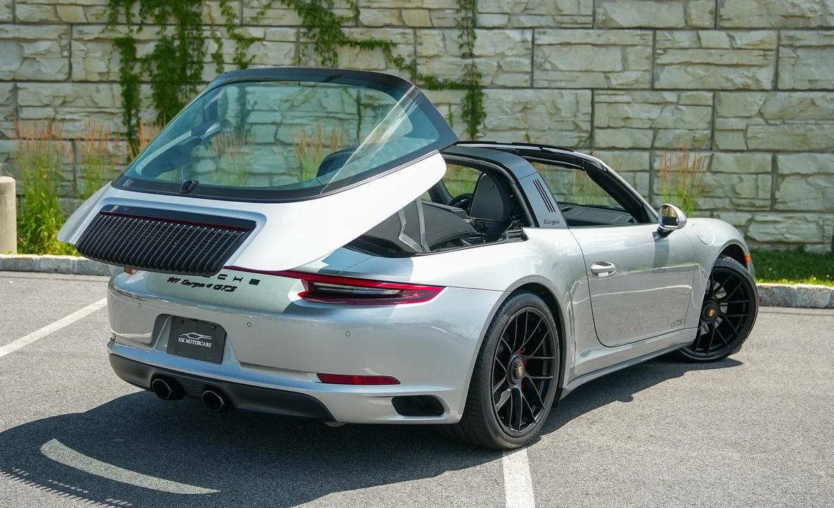 2019 Porsche 991 Targa 4 GTS - Image 12 of 31
