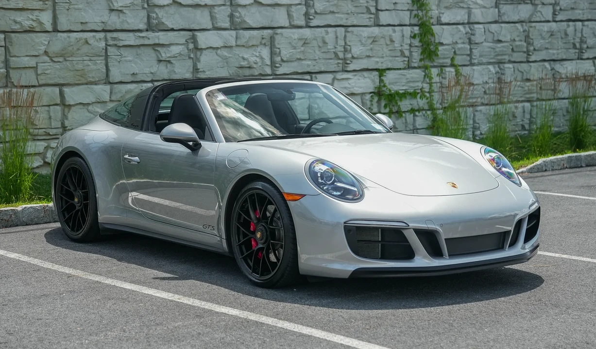 2019 Porsche 991 Targa 4 GTS - Image 17 of 31