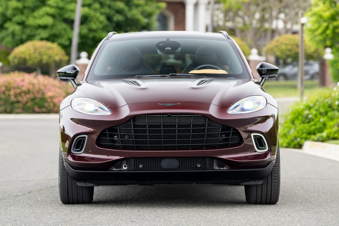 2021 Aston Martin DBX - Image 9 of 31