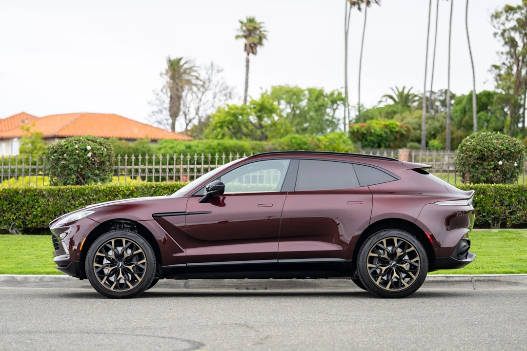 2021 Aston Martin DBX - Image 3 of 31