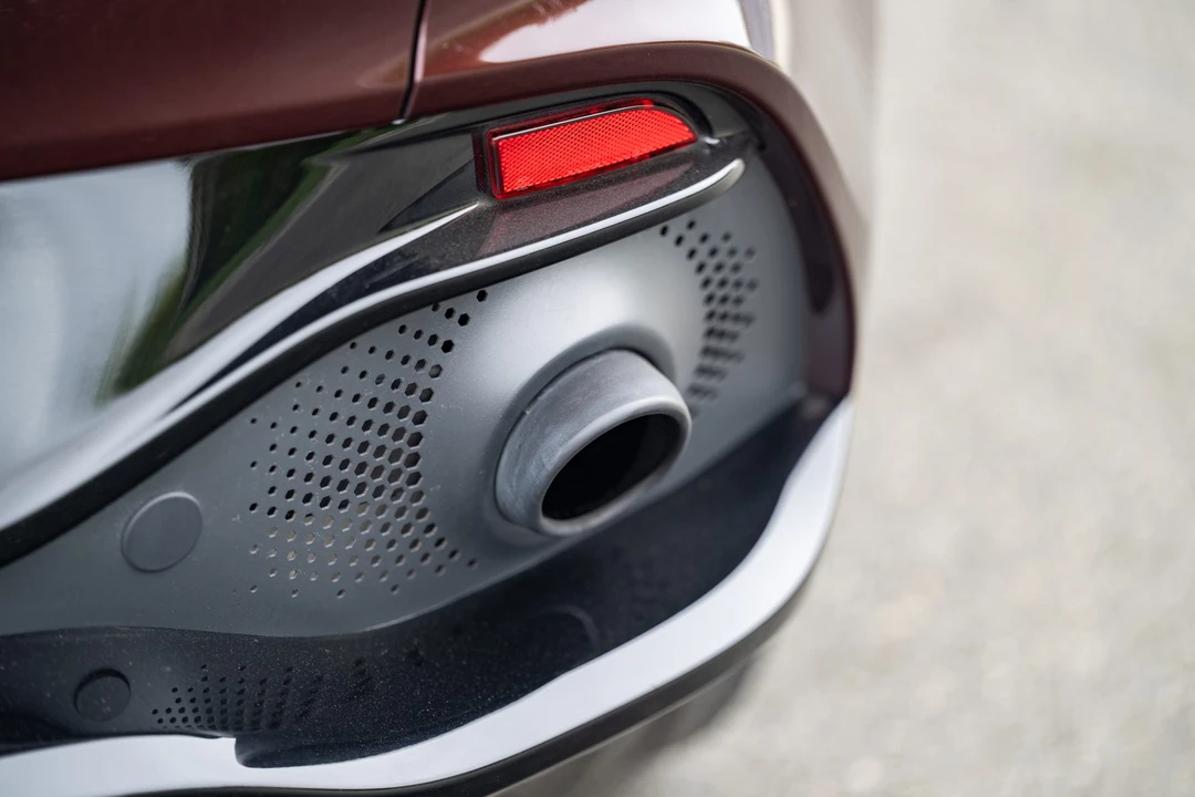 2021 Aston Martin DBX - Image 22 of 31