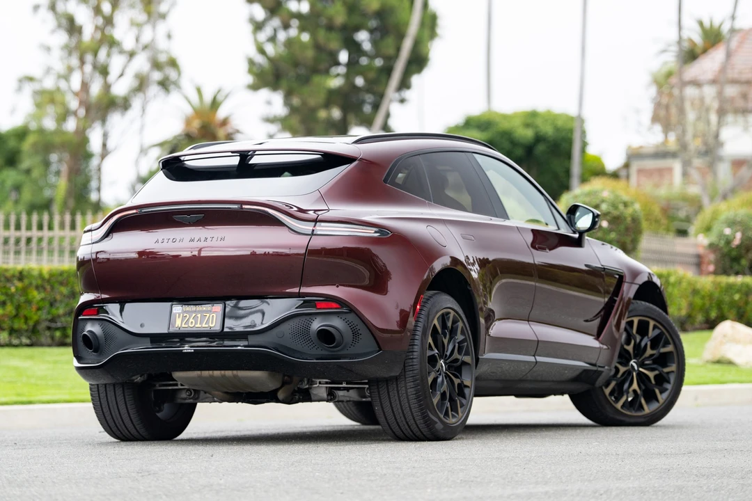 2021 Aston Martin DBX - Image 7 of 31