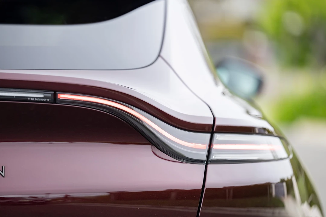 2021 Aston Martin DBX - Image 20 of 31