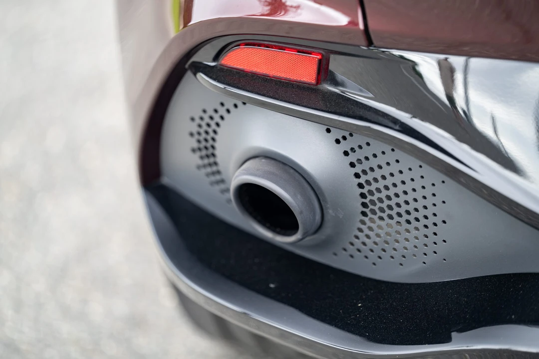 2021 Aston Martin DBX - Image 21 of 31
