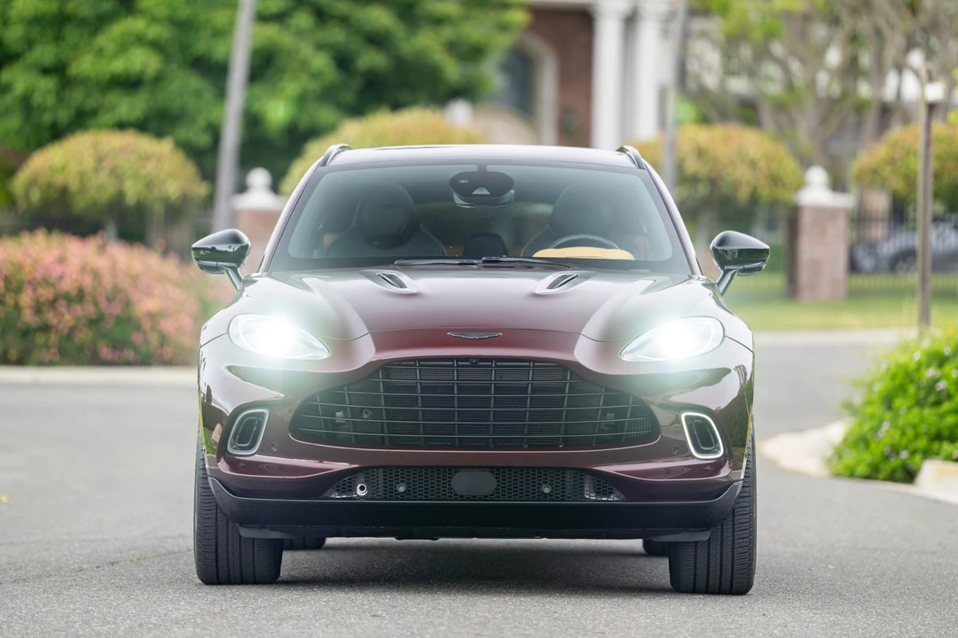 2021 Aston Martin DBX - Image 10 of 31