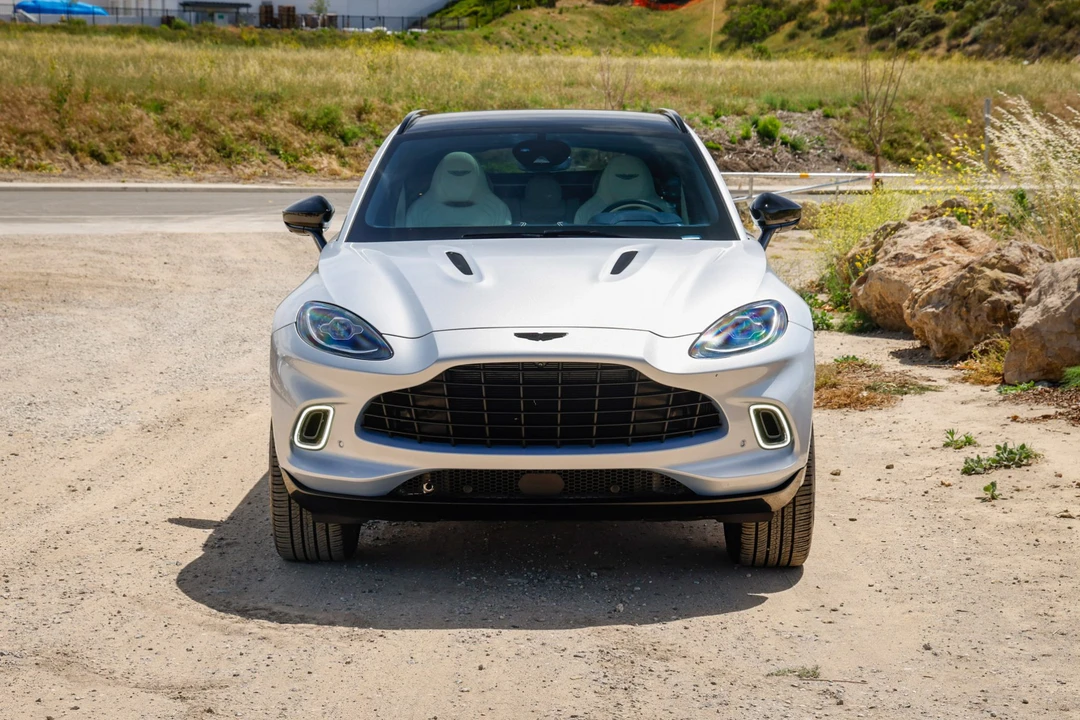 2021 Aston Martin DBX - Image 17 of 31