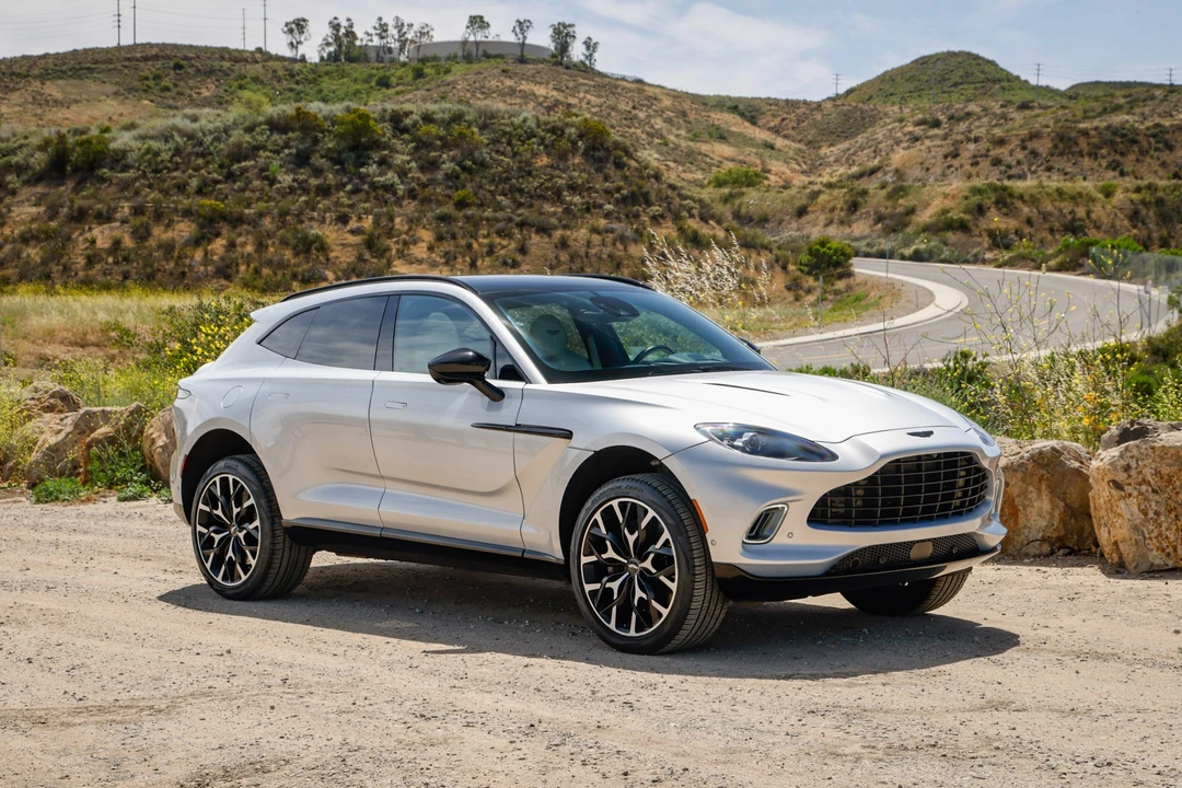 2021 Aston Martin DBX - Image 15 of 31