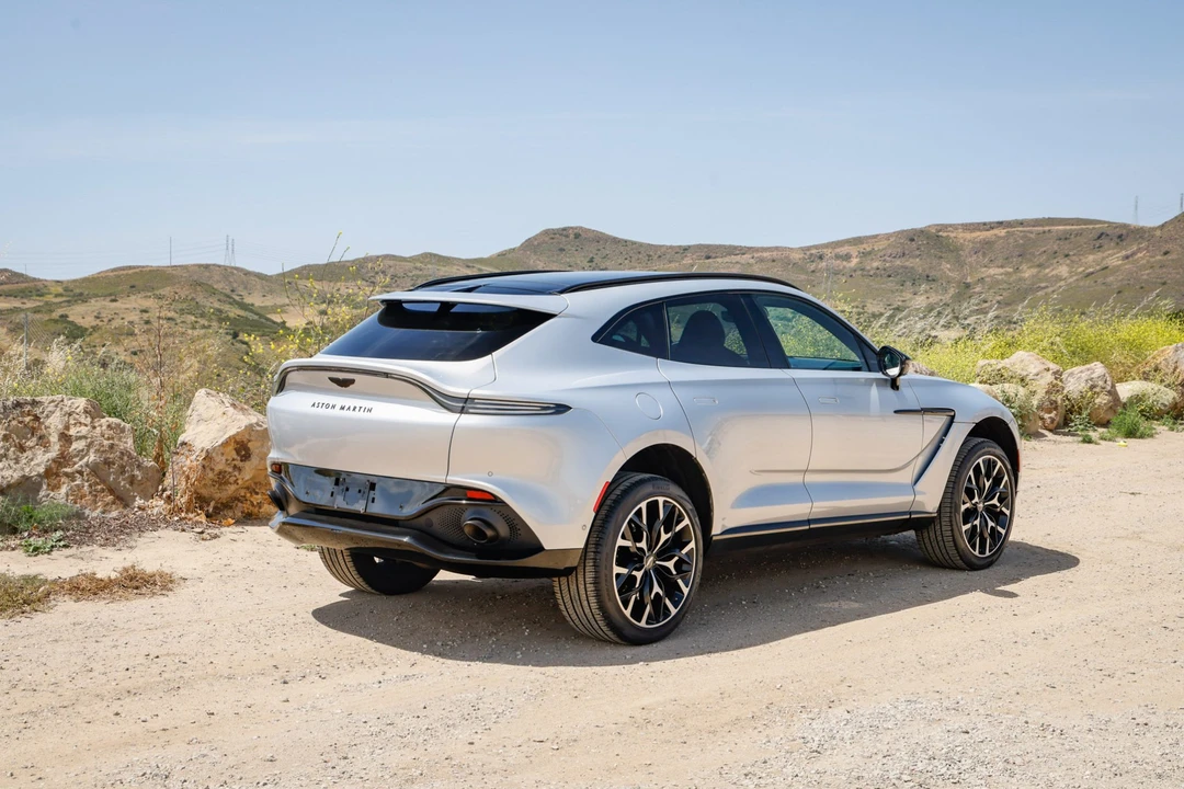 2021 Aston Martin DBX - Image 10 of 31