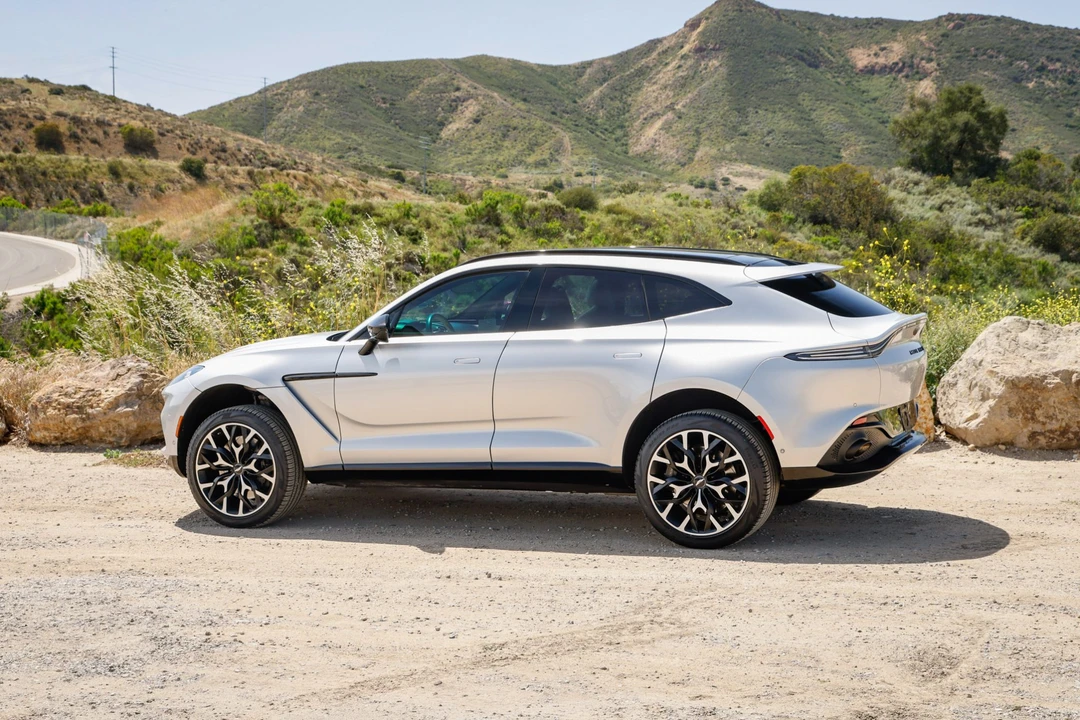 2021 Aston Martin DBX - Image 5 of 31