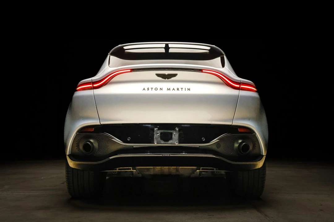 2021 Aston Martin DBX - Image 29 of 31